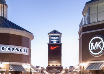 Exterior of Outlets of Mississippi in the evening 