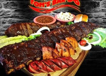 Tom's BBQ menu items on a platter