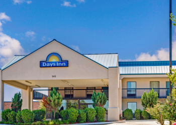 Exterior Days Inn and Suites