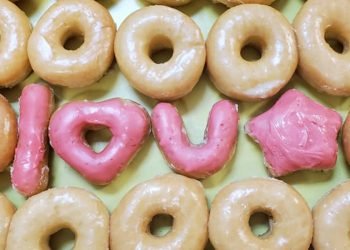 A dozen of Hernando Donuts